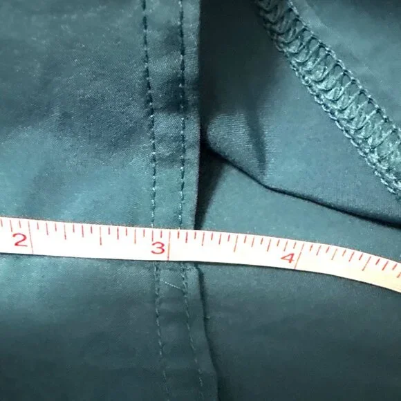 Under Armour Womens HeatGear Loose Fit Shorts M Teal/Black Polyester & Elastane - Picture 7 of 7